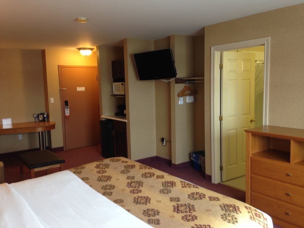 Quality Inn & Suites Cornwall Kültér fotó