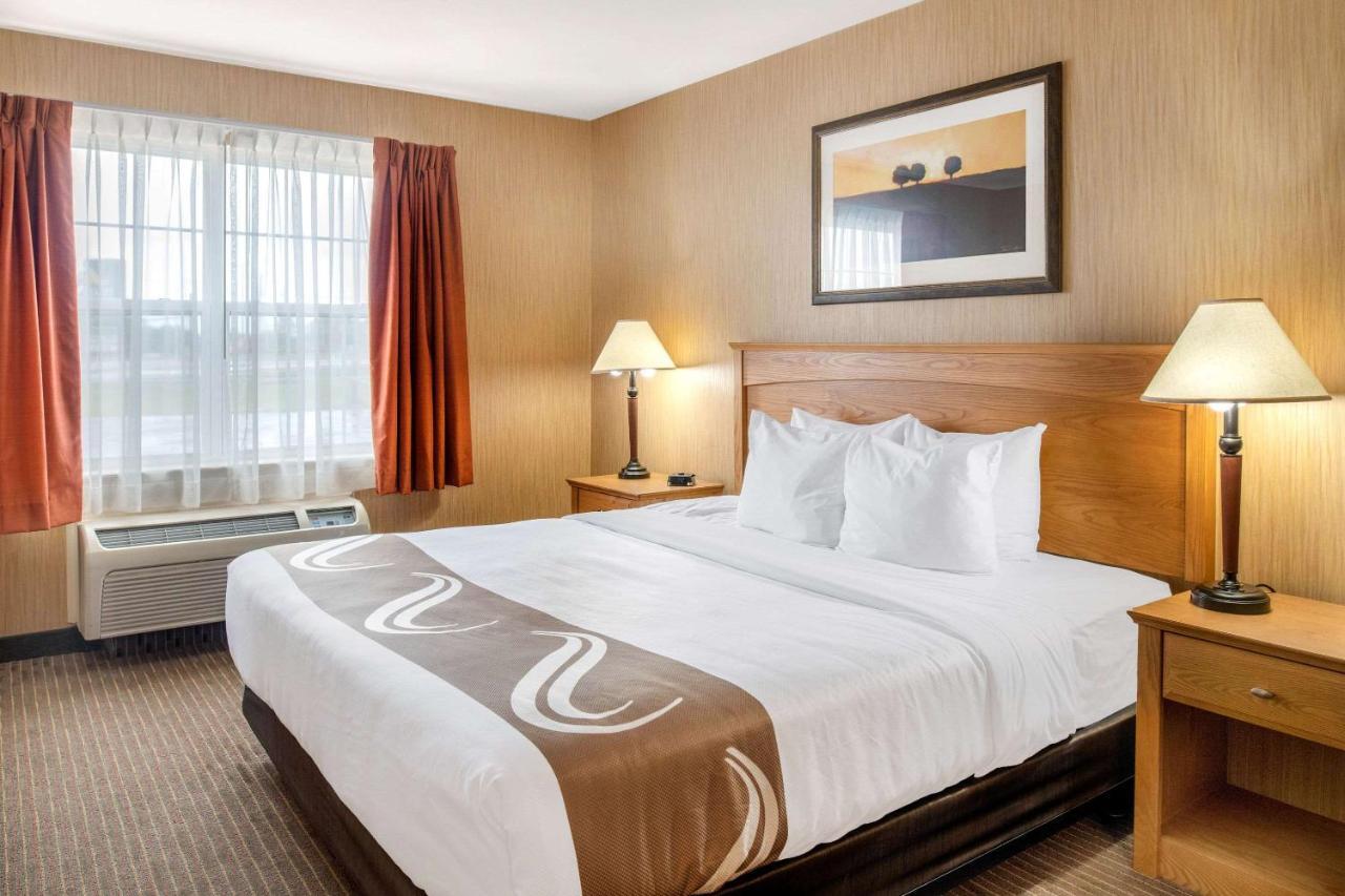 Quality Inn & Suites Cornwall Kültér fotó