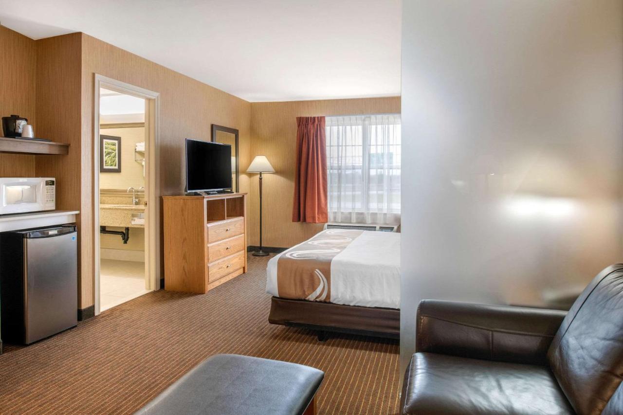 Quality Inn & Suites Cornwall Kültér fotó